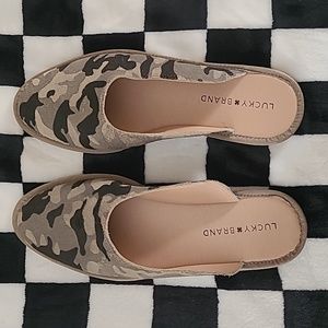Lucky Brand camo mules size 8